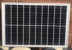 Panneaux solaires photovoltaïques en silicium monocristallin PERC personnalisables avec une efficacité de 22 % et des options basse consommation - Product Image 2