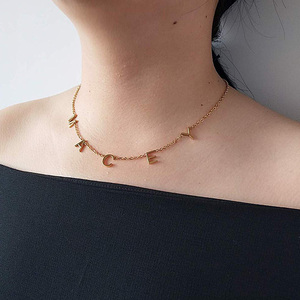 Bijoux de mode Espagnols Charme en Acier Inoxydable Personnalisé Plaqué Or Initial Lettre Pendentif Alphabet Personnalisé Nom Co - Product Image 5