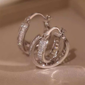 Orecchini a Doppio Cerchio per Donne, Eleganti Accessori per Orecchie da Indossare Quotidianamente - Product Image 4