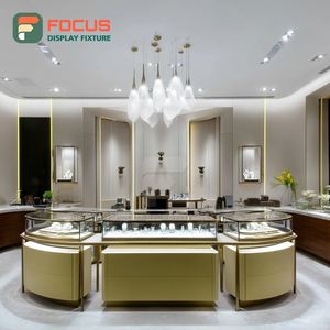 Vitrina de Vidrio para Joyería de Centro Comercial de Alta Visibilidad, Acabado Laminado, Espacio Boutique - Product Image 4