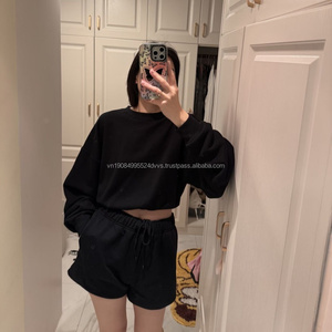 Survêtements de mode personnalisés pour femmes avec logo, haut à manches longues et short de sport brodé, ensemble deux pièces - Product Image 5