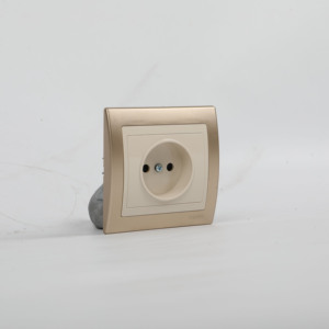Ingelec Switches prise et interrupteur a griffe 220V Key 1 2 Gang Gang Touch Wifi Power Switch - Product Image 3