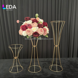 Base de Metal Dorada LEDA para Florero, 3 Tamaños, Centro de Mesa para Bodas, Soporte para Flores para Eventos, Fiestas y Banquetes - Product Image 1