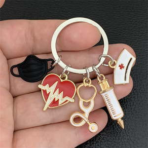 Llavero de mosquetón de metal para regalo del Día de las enfermeras con jeringa y estetoscopio para personal de atención médica - Product Image 5