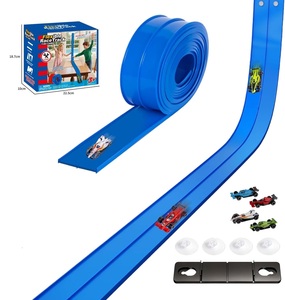 Pista da Corsa Flessibile in PVC 15 Piedi con Auto in Plastica e Ventose, Arrotolabile e Portatile, Pista Fai-da-Te - Product Image 1