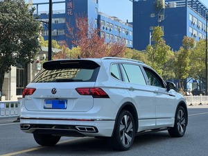 <span class=keywords><strong>Tiguan</strong></span> L <span class=keywords><strong>2023</strong></span> Facelift 380TSI Automático 4WD R-Line Edición Flagship de 7 Plazas - Product Image 5