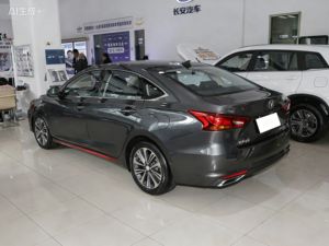 El Changan Rongcheng <span class=keywords><strong>CC</strong></span> Edición Blue Whale 2021 1.5T DCT Tipo Noble es un sedán mediano diseñado para usuarios familiares. - Product Image 5