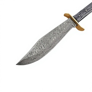 Cuchillo de caza y camping de acero de Damasco, hoja de punta caída, borde dentado, guardacuchillo de latón, mango de cuerno negro, calidad DIY OEM - Product Image 4