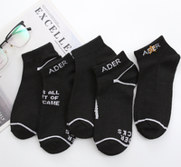 Chaussettes en coton pour femmes en été avec des hauts fins et peu profonds qui respirent