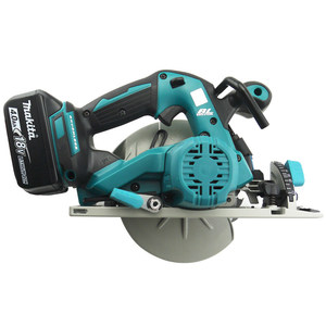 Sierra Circular Inalámbrica Original <span class=keywords><strong>Makita</strong></span> DHS680Z <span class=keywords><strong>18V</strong></span> LXT Sin Escobillas de 165 mm, Herramienta Sola (Sin Batería) para Trabajos Profesionales en Madera - Product Image 1