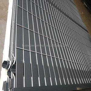 Barrière de jardin moderne et écologique en <span class=keywords><strong>plastique</strong></span> creux à lattes verticales de 1,53 m de haut <span class=keywords><strong>pour</strong></span> clôture de sécurité <span class=keywords><strong>rigide</strong></span> 3D à plis en V peinte - Product Image 3