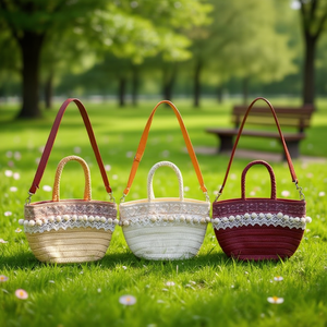 Sac à bandoulière en PU 30x20cm avec garniture en dentelle et pompons, sac fourre-tout - Product Image 2