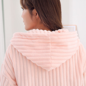 Chu Hui – peignoir à capuche à manches longues pour femmes, en molleton de corail, épais et absorbant, vêtements de maison, pyjama pour l'automne et l'hiver - Product Image 3