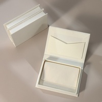 Boîtes cadeaux magnétiques en gros, boîtes de présentation de bijoux de luxe en forme de livre à couvercle rabattable pour colliers, bagues, boucles d'oreilles, bracelets