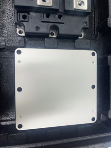 โมดูล IGBT แบบแยกส่วน ความน่าเชื่อถือสูง 1200V 900A บรรจุภัณฑ์พลาสติกทองแดงแบบติดตั้งบนพื้นผิว สำหรับอินเวอร์เตอร์และมอเตอร์ไดรฟ์ - Product Image 1