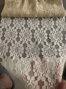 قماش دانتيل شبكي مفرغ لفساتين الزهور - Product Image 3