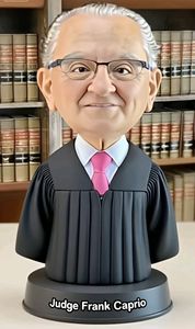 Figurine de Bobblehead personnalisée JUDGE CAPRIO Frank Caprio Figurine de Bobblehead USA Figurine commémorative du juge Cadeaux et souvenirs - Product Image 5