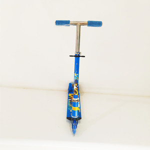 Trottinette pliable pour enfants de 3 ans et plus, hauteur réglable, couleur verte, avec deux roues - Product Image 2