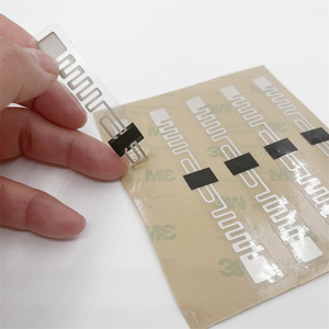 Étiquette adhésive RFID UHF EPC Global Class1 Gen2 personnalisée et durable avec une portée de 3,5 m pour la gestion logistique de détail et les vêtements U8 U9 - Product Image 2