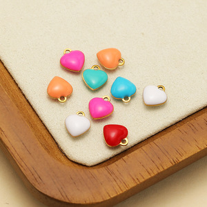 Breloque cœur en émail 8x9mm |   Pendentif Cœur Miniature en Acier Inoxydable Plaqué Or PVD 18K pour Fabrication de Colliers et Bracelets DIY - Product Image 1