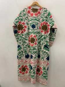 Abrigo de terciopelo y algodón hecho a mano para mujer, estilo suzani, con bordado floral, chaqueta larga de invierno, corte holgado. - Product Image 4