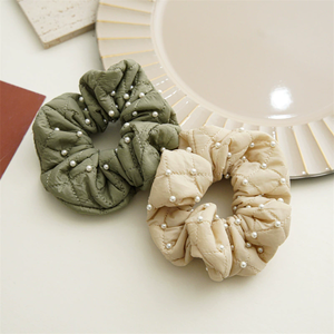 Elastici per capelli personalizzati di alta qualità con fascia per capelli di perle eleganti con Design in tessuto materiale per abbigliamento da ragazza e elastici in gomma - Product Image 5