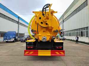 Camion de nettoyage et d'aspiration Dongfeng Tianjin 4x2, pompe haute pression, nettoyage des fosses septiques, transmission manuelle, diesel - Product Image 6