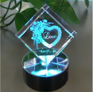 Mh-ft002 3D incisione chiaro cubo di cristallo trasparente Led regali di cristallo fermacarte per l'amante