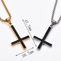 Collier Pendentif Croix Inversée Religieuse en Acier Inoxydable Plaqué Or, Bijou Amulette de Foi Unisexe