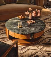 Table basse moderne personnalisable avec plateau rond en marbre vert poli, meuble de salon durable
