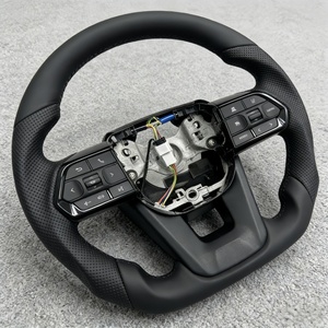 Volante Deportivo en Oferta, Apto para Toyota LC300, con Patrón de Fibra de Carbono y Cuero Perforado - Product Image 4