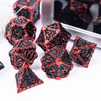 Pour le jeu de dés polyédriques 7 pièces RPG Donjons & Dragons avec logo personnalisé en noir et rouge avec emballage en boîte en métal
