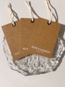 Giysiler İçin Logonuzla Özel Moda Tasarım Baskılı Giyim Aksesuarları Kraft Kağıt Etiket - Product Image 6