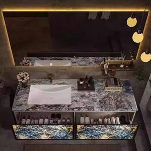 Meuble de salle de bain en bois massif avec lavabo en céramique, miroir intelligent et panneau mural en pierre, personnalisé pour hôtels de luxe haut de gamme - Product Image 6