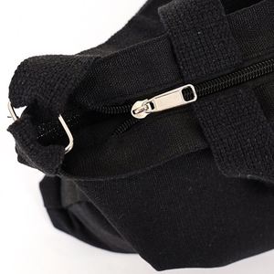 Sac fourre-tout en toile de coton noir avec bandoulière amovible et impression de slogan pour femme, idéal pour le quotidien et le shopping décontracté - Product Image 3