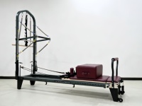Reformer Pilates en aluminium noir certifié CE, éco-responsable, pour la maison/le studio, avec cadre en aluminium durable et lit de Pilates à rail complet