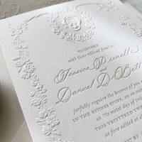 Maßgefertigtes Luxus-Einladungsset mit Karten & Umschlägen auf 600g Karton & Kunstpapier Geprägt für Schloss-Villa-Hochzeit