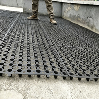 Bâche de retenue HDPE robuste pour drainage et stockage, résistante à la compression, pour chantiers, barrages, parcs et routes, livraison rapide, expédition immédiate