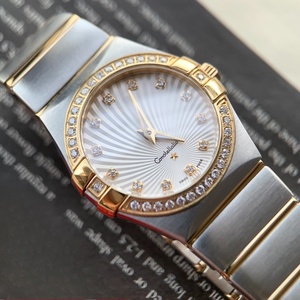 Reloj de Pulsera Elegante para Mujer, Dos Tonos, Oro Rosa y Plata, Esfera Blanca, Bisel con Diamantes, Cuarzo Analógico, Omegaes - Product Image 4