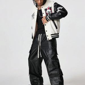 Chaqueta Varsity Personalizada para Hombre con Bordado 3D Chenille e Impresión Gráfica, Chaqueta de Béisbol para Hombre con Mangas de Cuero Resistentes al Viento para Invierno - Product Image 3