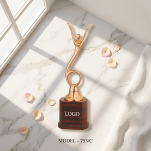 Trophée élégant en métal moulé sous pression pour bureau, en forme de cadran de dame gracieuse, décoration professionnelle de bureau, imprimé UV, gravé au laser - Product Image 1