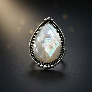 Anillo Unisex de Plata de Ley 925 con Incrustaciones de Madreperla, Diseño de Autor, Hecho a Mano, con Piedra Blanca Tallada y Certificada - Product Image 3