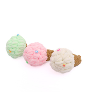 Porte-clés en forme de cornet de glace en peluche fait main au crochet, joli pendentif cornet de glace, accessoire de sac Instagram-worthy, petit cadeau. - Product Image 2