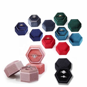 Hộp Đựng Trang Sức Đám Cưới Hoa Tai Sang Trọng Hộp Đựng Nhẫn Nhung Di Động Mini Màu Hồng Da Lộn Trưng Bày Hộp Trang Sức Hình Lục Giác - Product Image 1