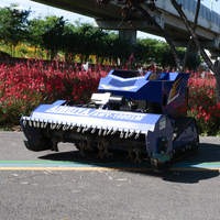 Tondeuse à gazon robotisée télécommandée de type chenillé, homologuée CE EPA, à essence, pour la coupe de l'herbe dans les fermes, les jardins et sur les pentes.
