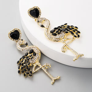 パーソナライズされた輝く幾何学的なピンクのラインストーン動物のイヤリング女性のファッションクリスタルフラミンゴイヤリングジュエリー - Product Image 4