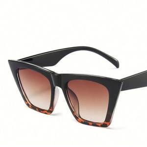 Vente flash 2022, lunettes de soleil carrées à monture large rétro pour femmes, monture en plastique UV400, lunettes de soleil bleues œil de chat - Product Image 5