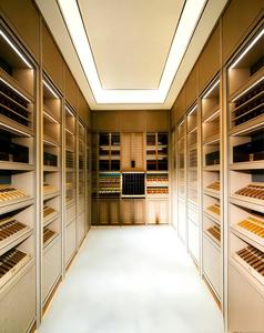 Humidor Profesional para Cigarros con Sistema de Control de Clima Constante - Product Image 1