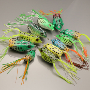 Señuelo de pesca de agua dulce de plástico con doble anzuelo para pescar pez negro, colores aleatorios, juego de 5 tamaños - Product Image 1