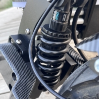 Vente en gros de trottinettes électriques 72V 8000W, pneus tout-terrain de 11 pouces, batterie au lithium 40Ah, trottinette électrique pliable pour adultes avec éclairage LED